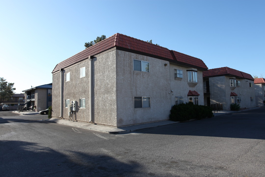 Hacienda Gardens in Las Vegas, NV - Building Photo