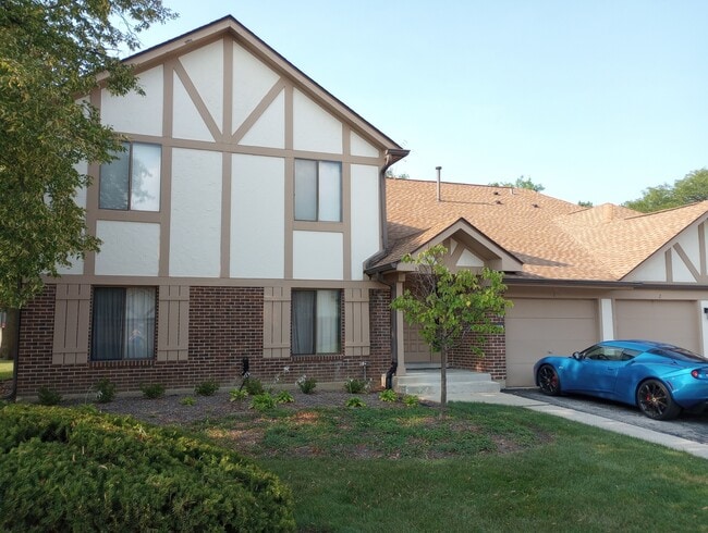 property at 826 Knottingham Dr