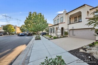 20551 Arden Pl in Santa Clarita, CA - Building Photo - Building Photo