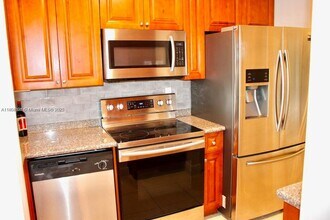 5181 Kim Ct in West Palm Beach, FL - Foto de edificio - Building Photo