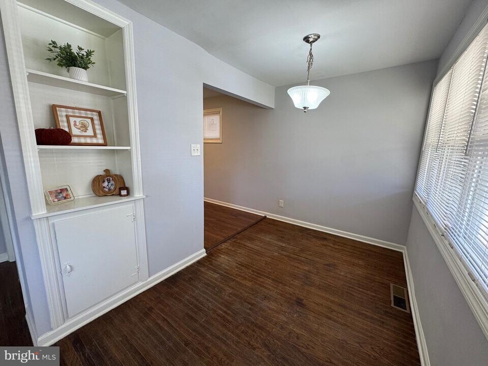604 Sylvan Rd in Somerdale, NJ - Building Photo