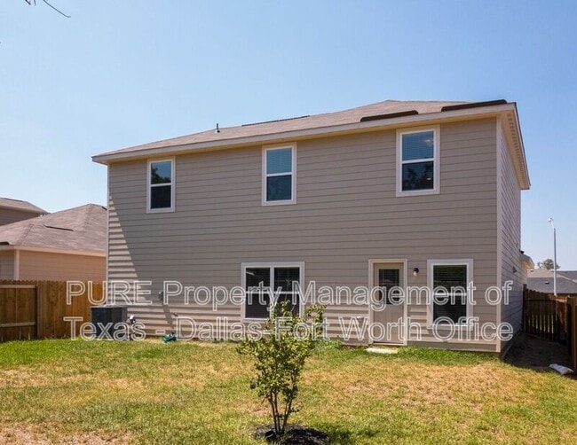 14307 Bridgeview Ln in Dallas, TX - Building Photo - Building Photo