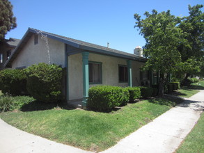 1231 W 7th St in Oxnard, CA - Building Photo - Building Photo