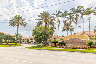 Royal Poinciana Condominium in Pompano Beach, FL - Building Photo - Building Photo