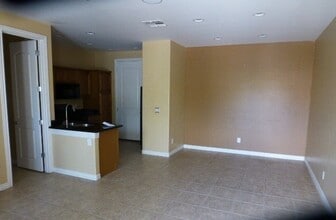 1950 N Center St-Unit -UNIT 105 in Mesa, AZ - Building Photo - Building Photo