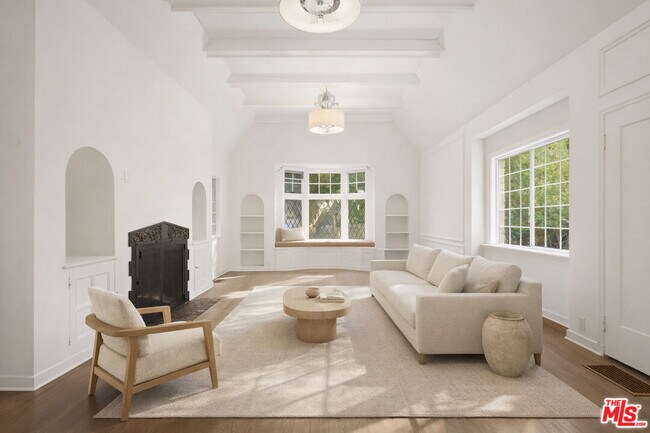 2633 N Commonwealth Ave in Los Angeles, CA - Building Photo - Building Photo