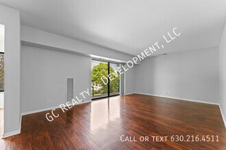 950 E Wilmette Rd in Palatine, IL - Building Photo - Building Photo