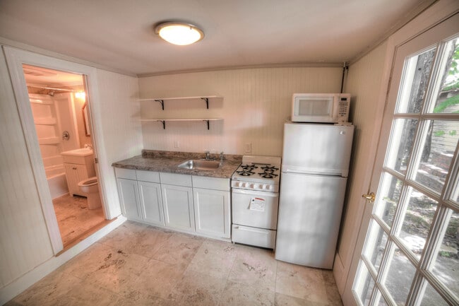 2606 S Carrollton Ave, Unit Apt B in New Orleans, LA - Building Photo - Building Photo