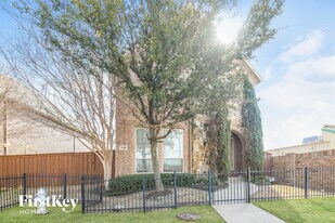 2488 Deer Run in Lewisville, TX - Building Photo