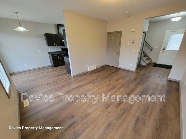 735-785 85 St SW in Edmonton, AB - Building Photo - Building Photo