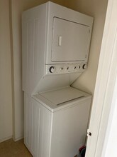 133 SW Normandy Rd, Unit 2 in Normandy Park, WA - Foto de edificio - Building Photo