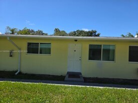 2312 Van Buren St in Hollywood, FL - Building Photo