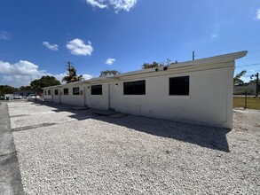 707 SW 10th St in Dania Beach, FL - Building Photo - Building Photo
