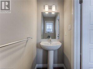 86 Erbsville Ct in Waterloo, ON - Building Photo - Building Photo