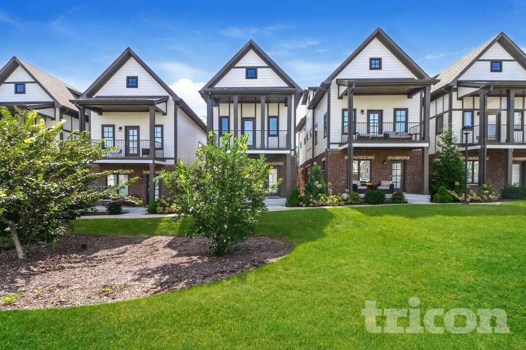 1244 Hillwood Private Cove in Nashville, TN - Building Photo