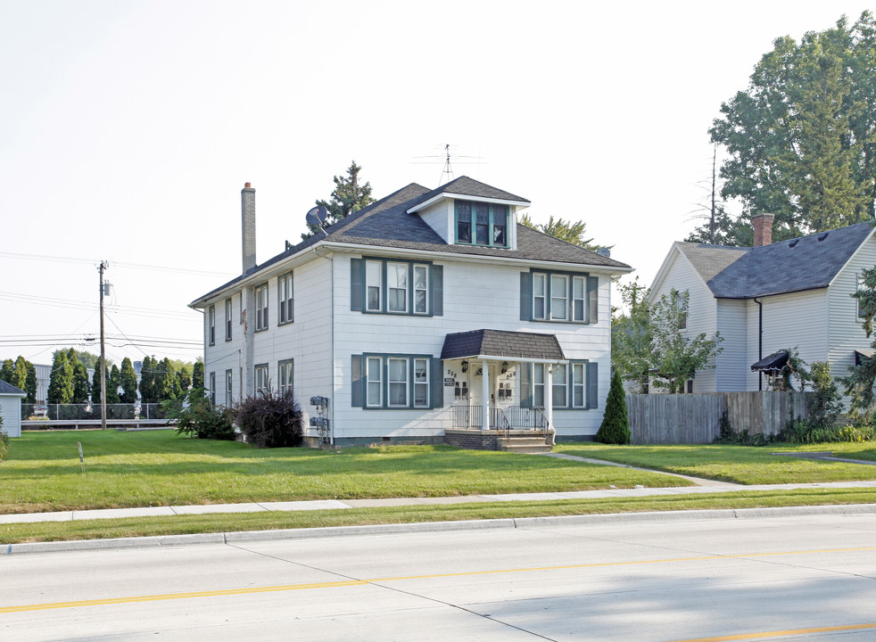 256-258 Cass Ave in Mount Clemens, MI - Building Photo