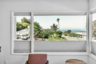 1155 Nautilus St in La Jolla, CA - Building Photo - Building Photo