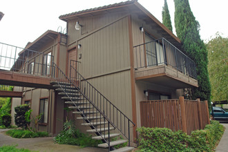 Quail Terrace Apartments in Stockton, CA - Building Photo - Building Photo