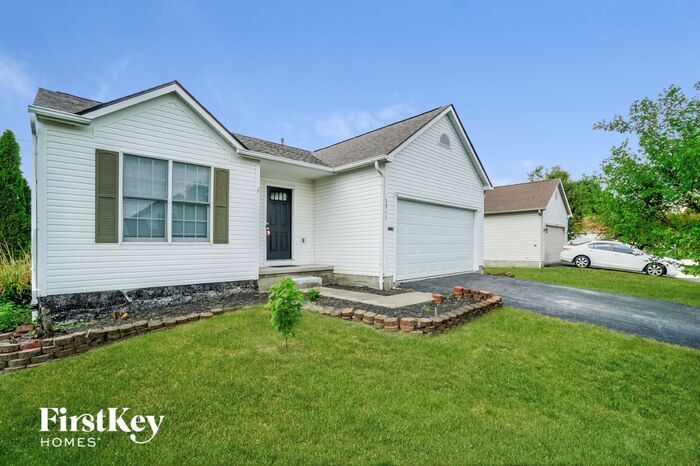 5911 Epernay Way in Galloway, OH - Foto de edificio