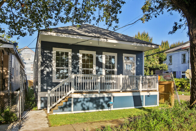 1940 Elysian Fields Ave in New Orleans, LA - Building Photo - Building Photo