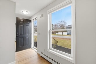 14 Plummer Rd in Bedford, NH - Building Photo - Building Photo