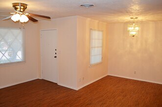 8270 Chapin Rd in Fort Worth, TX - Building Photo - Building Photo