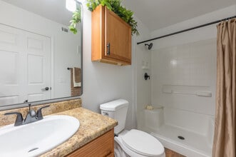 Carefree Senior Living at the Willows (55+) in Las Vegas, NV - Building Photo - Interior Photo