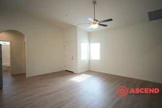 8609 Frankie Lou St in Bakersfield, CA - Building Photo - Building Photo