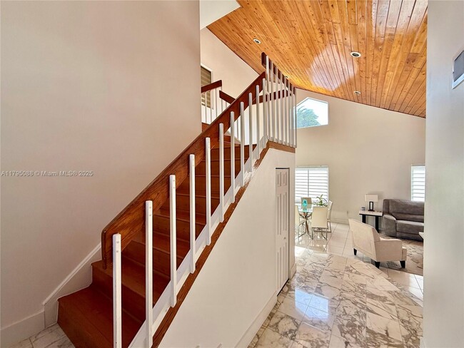 10802 SW 142nd Ct in Miami, FL - Foto de edificio - Building Photo