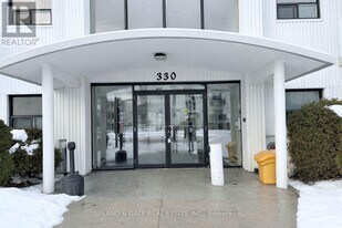 330 Gibb St in Oshawa, ON - Building Photo