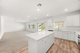35286 Sorenstam Dr in Beaumont, CA - Building Photo - Building Photo