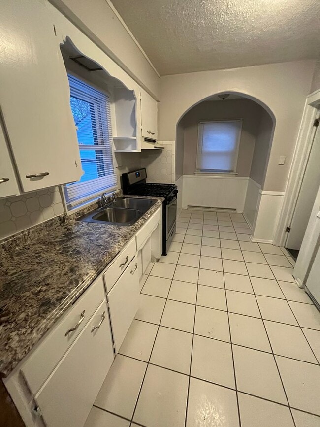 1906 Bruner St in Rockford, IL - Building Photo - Building Photo