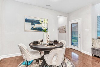 430 Pasco Rd in Garland, TX - Foto de edificio - Building Photo