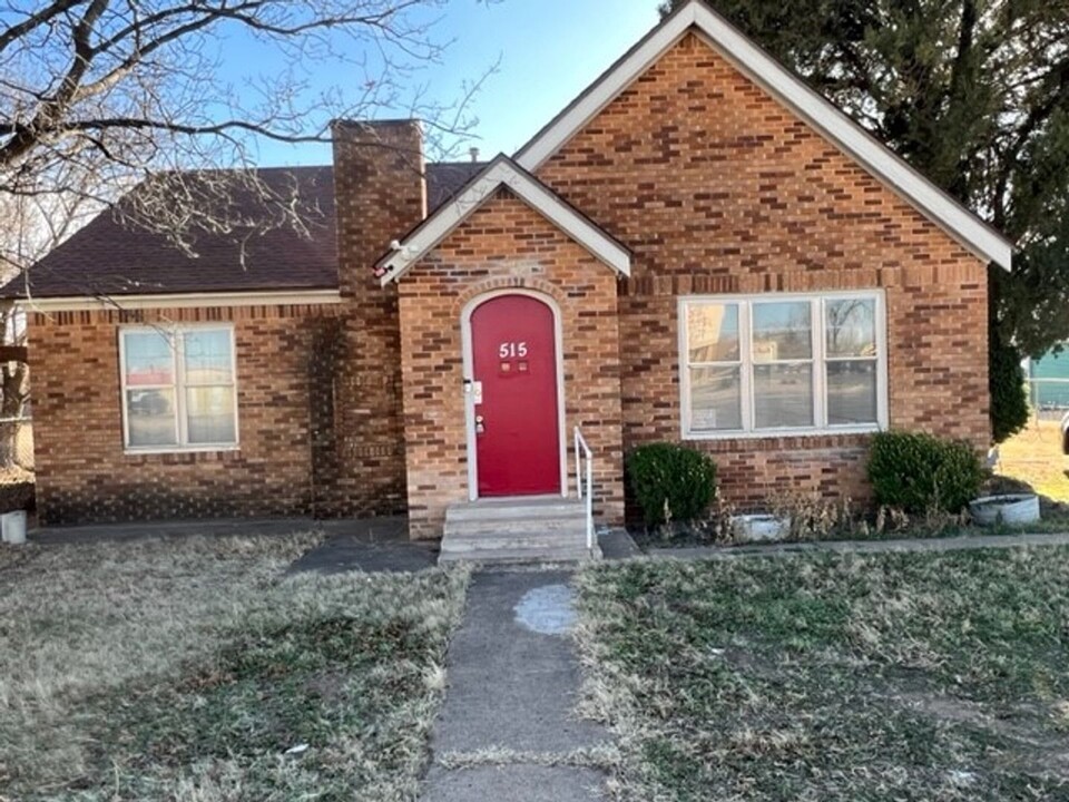 515 W Main St in Crosbyton, TX - Building Photo