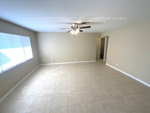 862 Adelphi Ct in Ft. Myers, FL - Building Photo - Building Photo