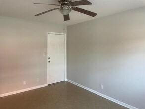 660 Tennis Club Dr, Unit 101 in Fort Lauderdale, FL - Foto de edificio - Building Photo