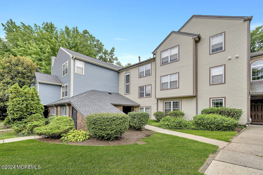 3292 Cypress Ct in Monmouth Junction, NJ - Building Photo