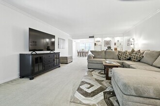 2737 Ocean Dr in Vero Beach, FL - Building Photo - Building Photo