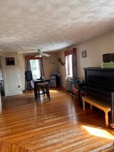 32 Talcott Ave in Griswold, CT - Foto de edificio - Building Photo