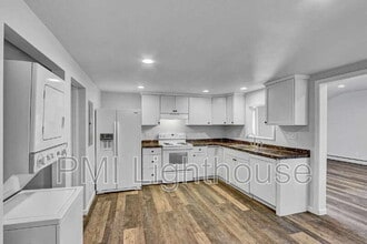 2 Spurwoods Ln in Farmingville, NY - Building Photo - Building Photo