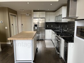 700-700 Martin Ave in Kelowna, BC - Building Photo - Building Photo