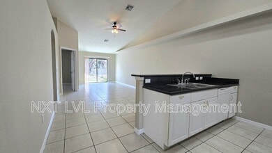 303 NE 24th Ave in Cape Coral, FL - Building Photo - Building Photo