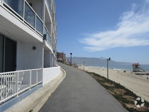 615 Esplanade, Unit 2 in Redondo Beach, CA - Building Photo - Building Photo