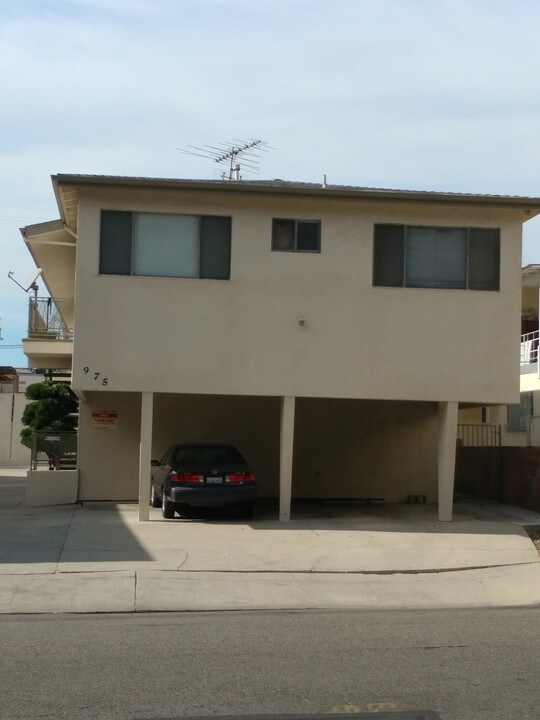 975 S Kingsley Dr in Los Angeles, CA - Building Photo