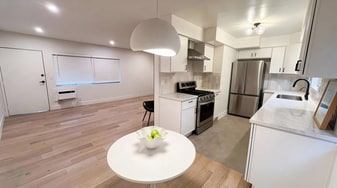 1011 Hilldale Ave, Unit 11 in West Hollywood, CA - Building Photo