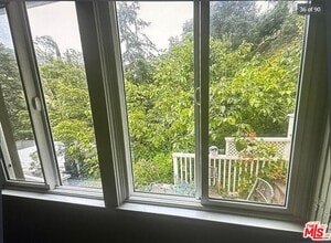 1552 Crater Ln in Los Angeles, CA - Building Photo - Building Photo