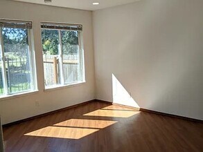 759 Stephens Dr in Eugene, OR - Building Photo - Building Photo