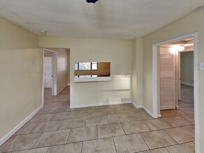 1009 Santa Anita St in Orlando, FL - Building Photo - Building Photo