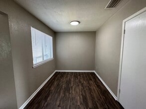 1519 Willow Bend Way in Tallahassee, FL - Building Photo - Building Photo