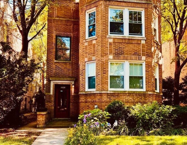 1020 Austin St Rentals in Evanston, IL